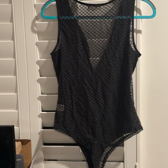 Black V-neck mesh bodysuit - Picture 2 of 4